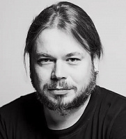 Олег Макаров