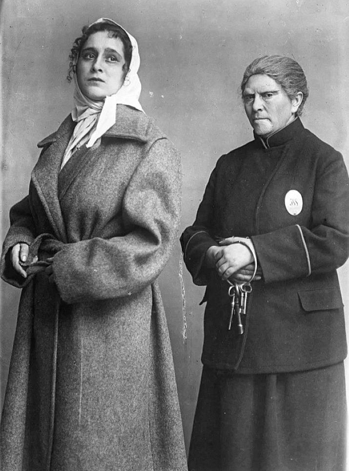 «Воскресение», 1930 г. Катюша Маслова – К.Н. Еланская, Надзирательница в тюрьме – Е.Ф. Скульская
