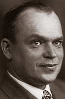 Михаил Кедров