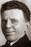 Василий Топорков