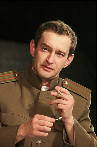 «Белая гвардия». 2004 г. Турбин Алексей Васильевич полковник-артиллерист - Константин Хабенский. Фото Е.Цветковой